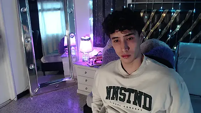 paroncho – webcam model profile photo Image 9