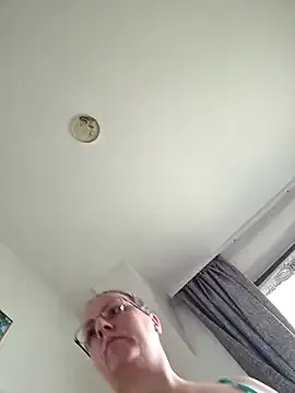 oxo_yuna_oxo – webcam model profile photo Image 13