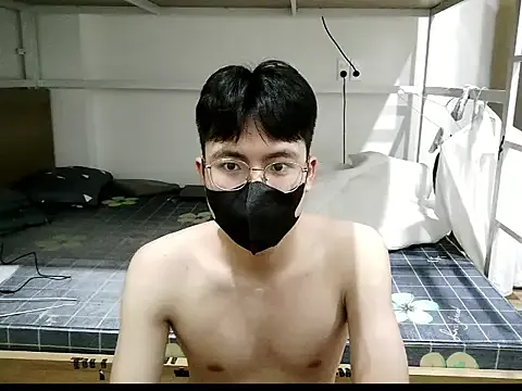 Yui-Ch – webcam model profile photo Image 14