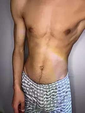 roouse – webcam model profile photo Image 7