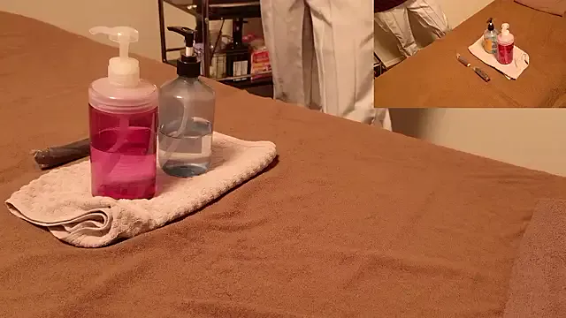 roouse – webcam model profile photo Image 16