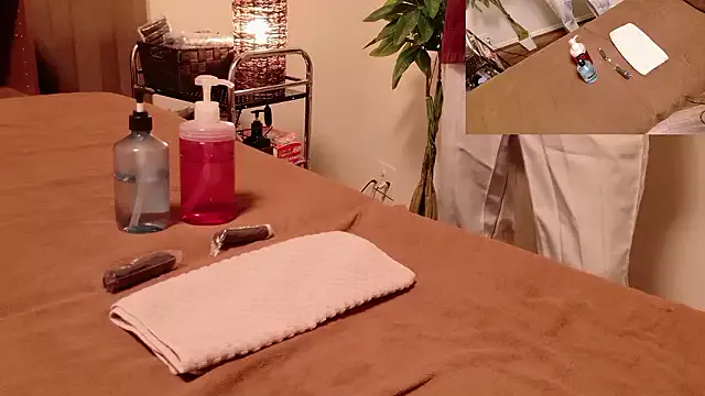 roouse – webcam model profile photo Image 18