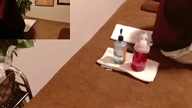 roouse – webcam model profile photo Image 3