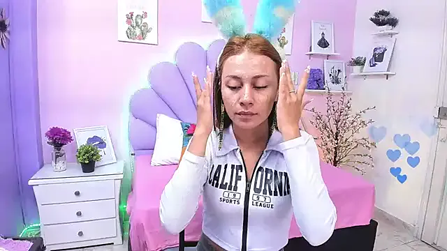 AriaDevin – webcam model profile photo Image 6