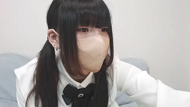 oxo_yuna_oxo – webcam model profile photo Image 4