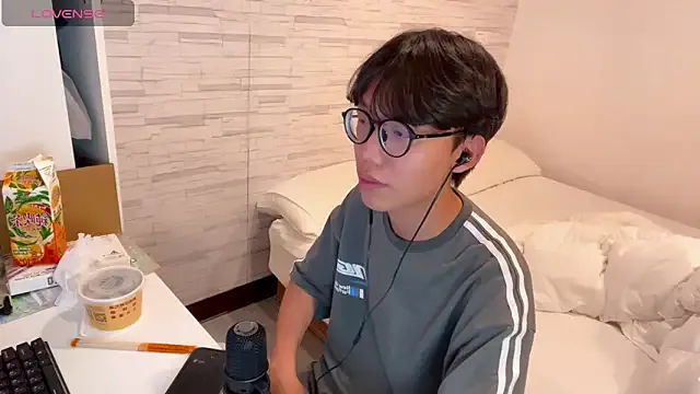 PumaShyXD – webcam model profile photo Image 12