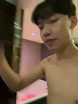 PumaShyXD – webcam model profile photo Image 3