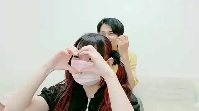 roouse – webcam model profile photo Image 5