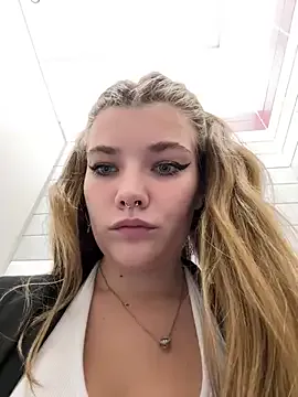 Queen_sofiyaa – webcam model profile photo Image 10