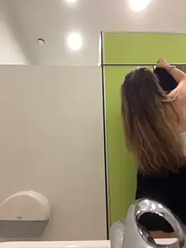 Queen_sofiyaa – webcam model profile photo Image 19