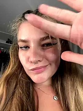 Queen_sofiyaa – webcam model profile photo Image 2