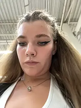 Queen_sofiyaa – webcam model profile photo Image 3