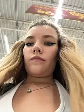 Queen_sofiyaa – webcam model profile photo Image 4