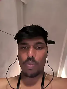 Yui-Ch – webcam model profile photo Image 7