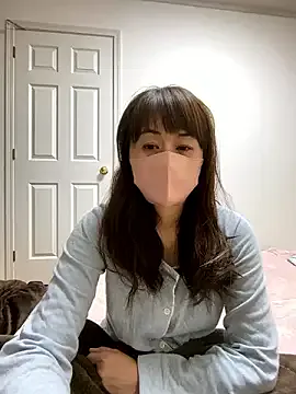 R-bonbon – webcam model profile photo Image 14