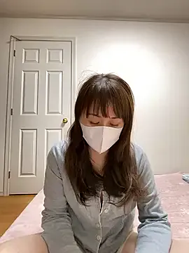 R-bonbon – webcam model profile photo Image 18