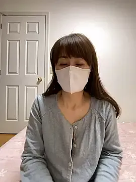 R-bonbon – webcam model profile photo Image 19