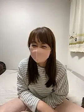 R-bonbon – webcam model profile photo Image 2