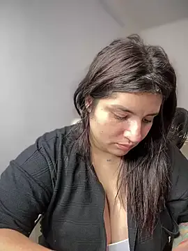 Queen_sofiyaa – webcam model profile photo Image 3