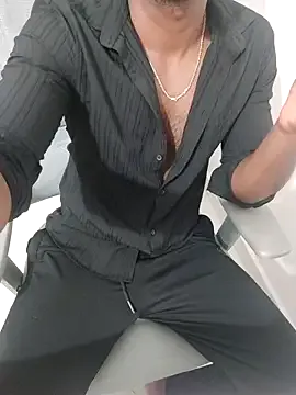 Queen_sofiyaa – webcam model profile photo Image 2