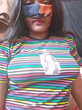 Awesomelusty – webcam model profile photo Image 4