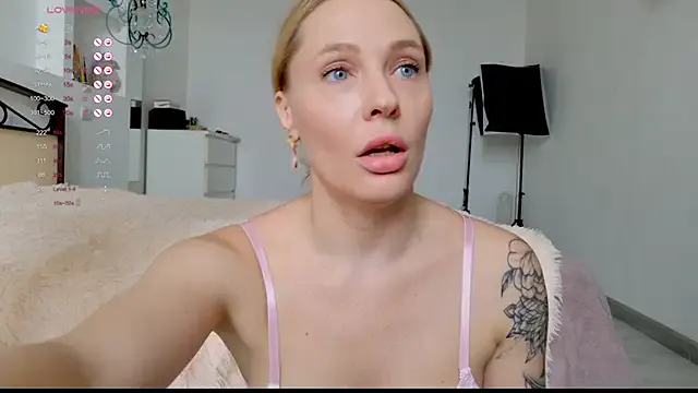 NANA_7 – webcam model profile photo Image 7