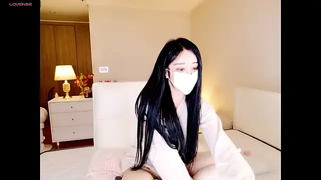 oxo_yuna_oxo – webcam model profile photo Image 13