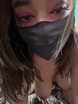 Yui-Ch – webcam model profile photo Image 4