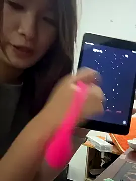 oxo_yuna_oxo – webcam model profile photo Image 6