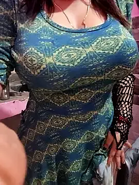 roouse – webcam model profile photo Image 12