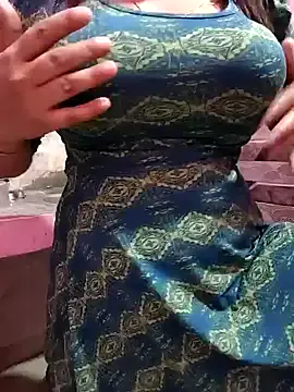 roouse – webcam model profile photo Image 18