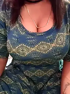 roouse – webcam model profile photo Image 6