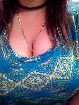 roouse – webcam model profile photo Image 7