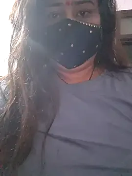 BellaDiNatale – webcam model profile photo Image 12