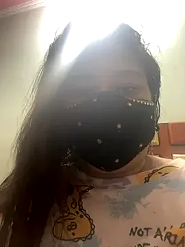 BellaDiNatale – webcam model profile photo Image 15