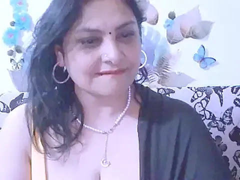 oxo_yuna_oxo – webcam model profile photo Image 8