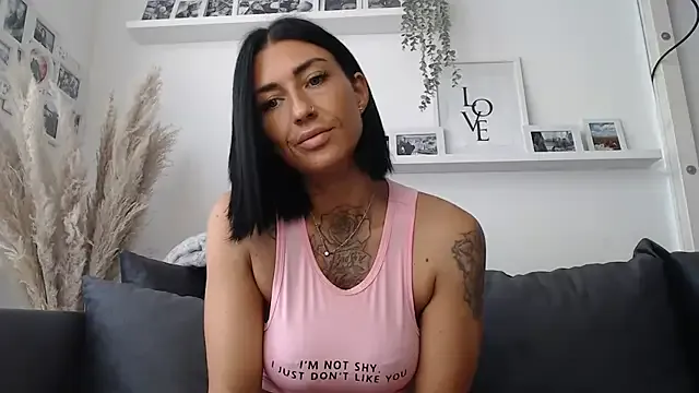 NANA_7 – webcam model profile photo Image 2