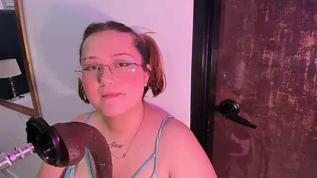 oxo_yuna_oxo – webcam model profile photo Image 11