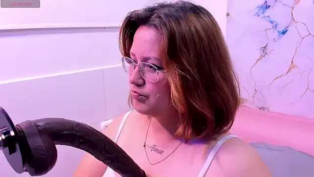 oxo_yuna_oxo – webcam model profile photo Image 14