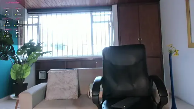 MarieLima – webcam model profile photo Image 4