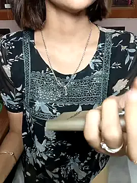 Noir – webcam model profile photo Image 10