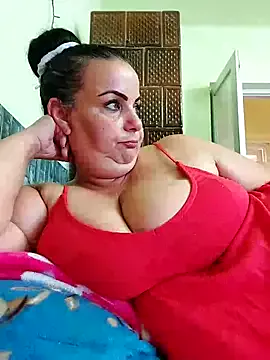 IsabellaUmber – webcam model profile photo Image 3