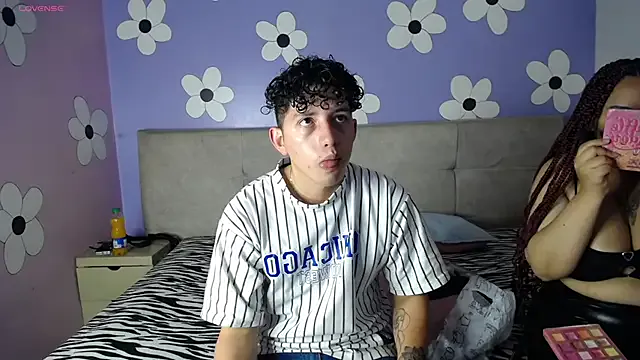 Awesomelusty – webcam model profile photo Image 11