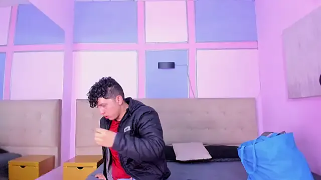 Awesomelusty – webcam model profile photo Image 12