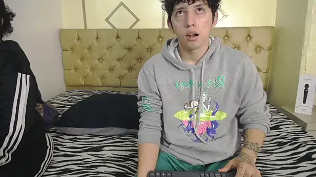 Awesomelusty – webcam model profile photo Image 5