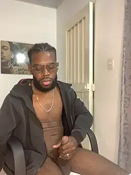 hina_porn – webcam model profile photo Image 18