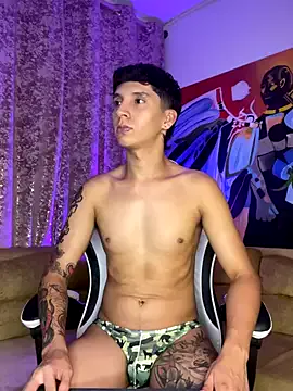 oxo_yuna_oxo – webcam model profile photo Image 15