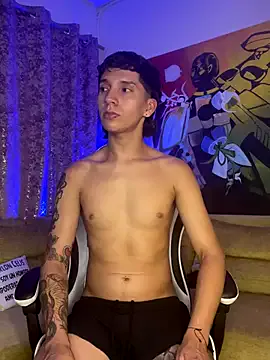 oxo_yuna_oxo – webcam model profile photo Image 6