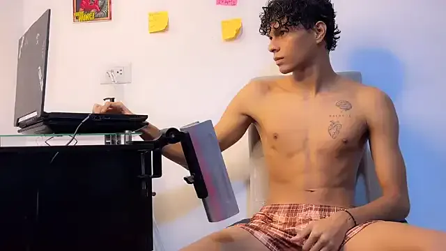 Nonchan_ – webcam model profile photo Image 11