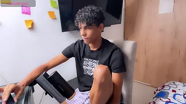 Nonchan_ – webcam model profile photo Image 5